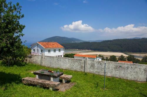 Beachfront Surf & Holiday House, Up To 12 Persons