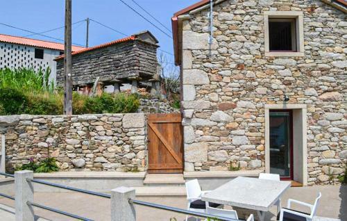 Stunning Home In Vimianzo With 1 Bedrooms And Wifi