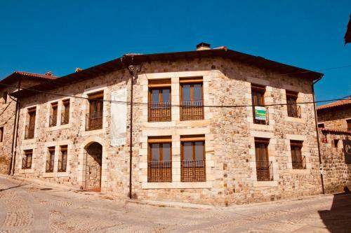 Apartamentos La Fragua, Medio