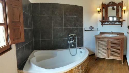 Hotel Las Casas De Isu