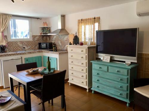 Casira, Ruime Villa & 2 Studio's - 8 Personen