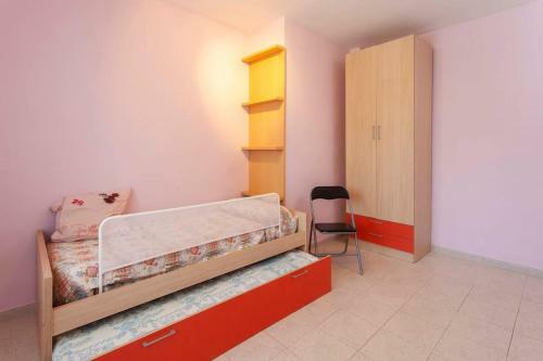 Amplio Chalet Con Gran Piscina Y Jardin