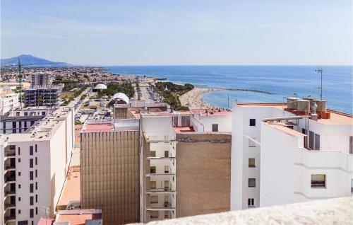 Beautiful Apartment In Vinar�s With 3 Bedrooms