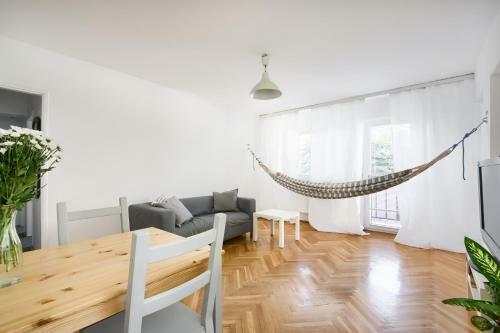 Chmielna Hammock Apartment
