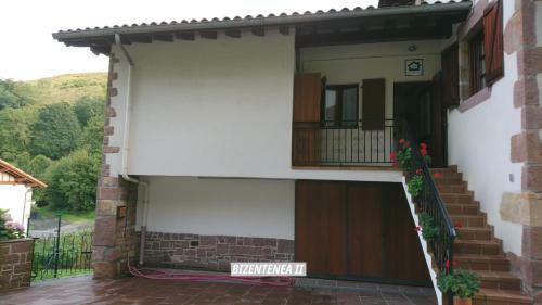 Bizentenea