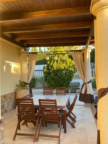 Pe�as Houses