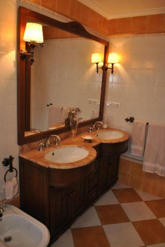 Pe�as Houses