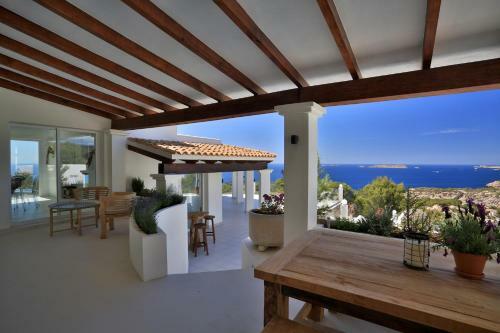 Villa C'an Petra, Carrer Club Robinson