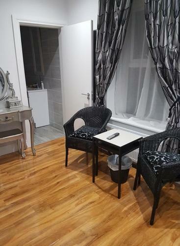 Hostal Mandalay