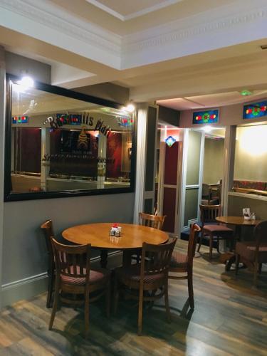 Royal Court Hotel