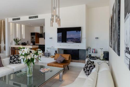 Luxury Villa With Outdoor Bar, Ibiza Villa 1027