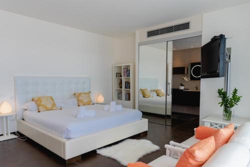 Luxury Villa With Outdoor Bar, Ibiza Villa 1027