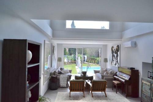 New 4 Bed Designer Villa With Pool