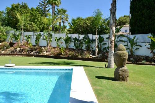 New 4 Bed Designer Villa With Pool