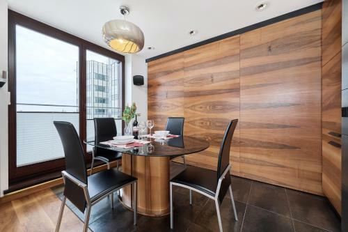 Luxurious Apartments Walonska By Renters