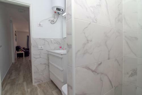 Two-bedroom Apartment Playa Del Cura With Views