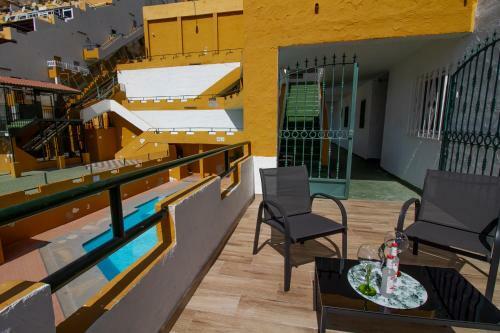 Two-bedroom Apartment Playa Del Cura With Views