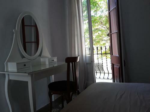 Casa Olivera- Apartament Al Passeig Font Vella