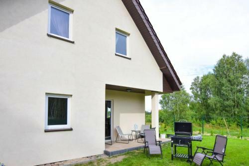 Holiday Home, Debina