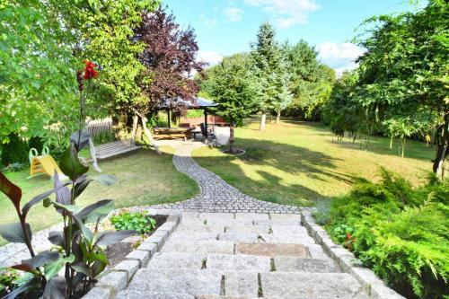Holiday Home, Oswino