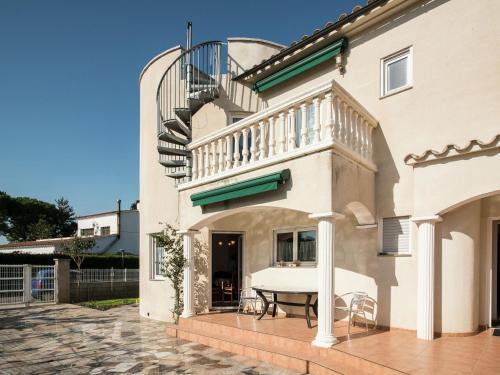 Holiday Home With Two Separate Floors And Private Swimming Pool