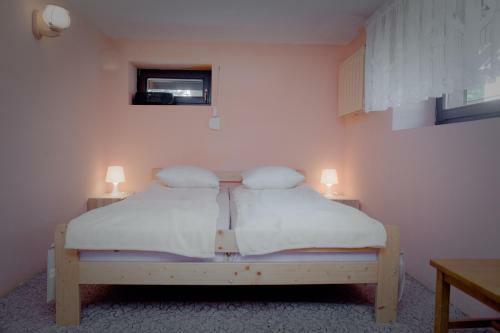 Apartamento Pokoje Go?cinne Mr�z Krystyna