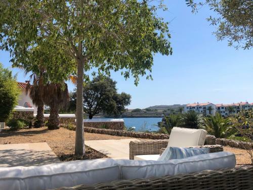Splendide Villa Les Pieds Dans L'eau Dans La Baie de Mahon