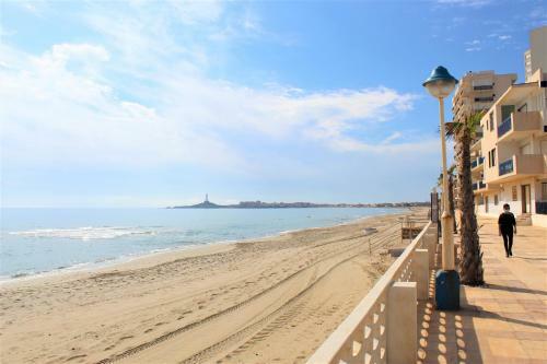 La Manga Beach & Pool Apartment By Rental Ol�