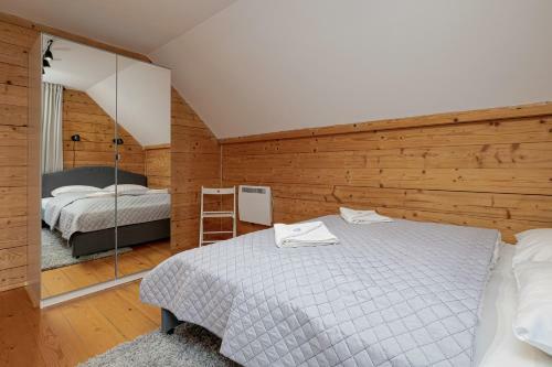 Dom Wakacyjny Z Ogrodem By Renters