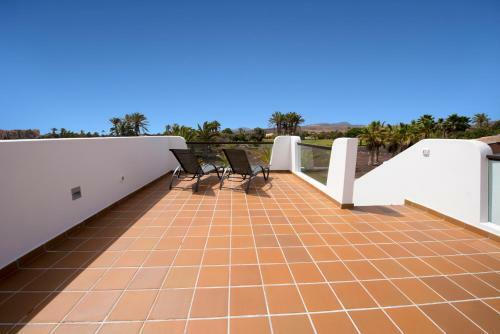 5 Star Luxury Villa, Private Heated Pool, Golf & Sea Views.