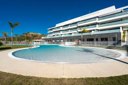 Lets In The Sun - Cala Serena Luxury Apartment