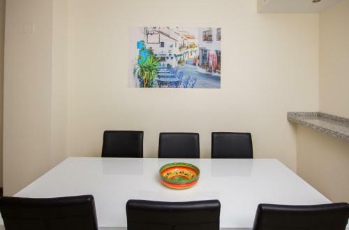 Spacious Two Bedroom Apartment 1012