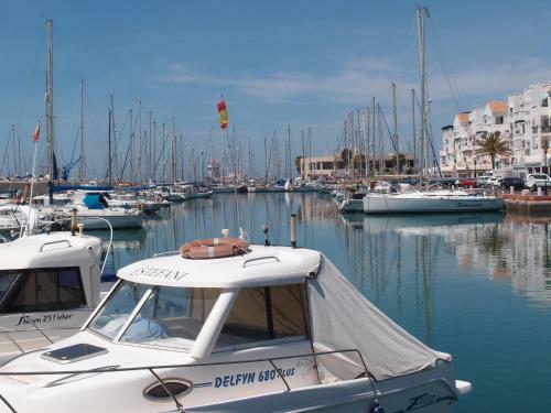 Luxury Apartment In Central Almerimar
