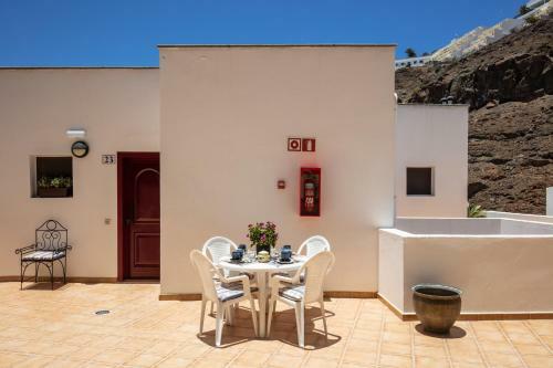 Granada II Apartments