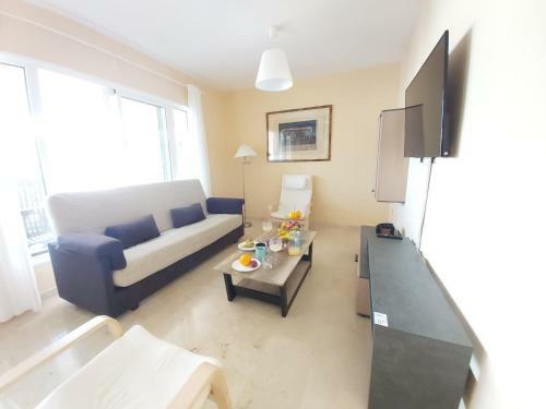 Spacious Apartment With Jacuzzi And Pool Access