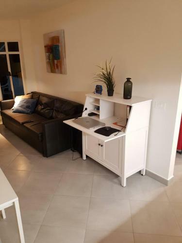 Apartment, Ocean View, Free Tv, Wifi And Parking.