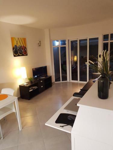 Apartment, Ocean View, Free Tv, Wifi And Parking.