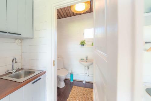 Cozy Summerhouse In Nasva