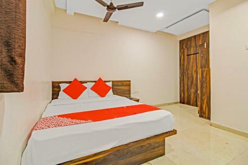 Oyo Flagship 84176 Hotel Savali