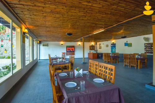 Hotel Livingstone Eco Resort Chail