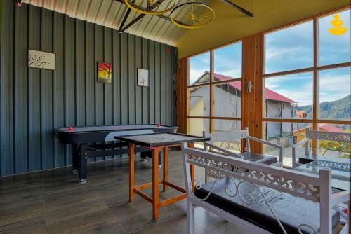 Hotel Livingstone Eco Resort Chail