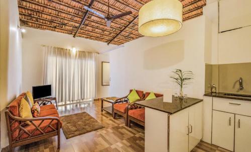 Apartamento Lavish Studio With A Pool, Near Candolim Beach