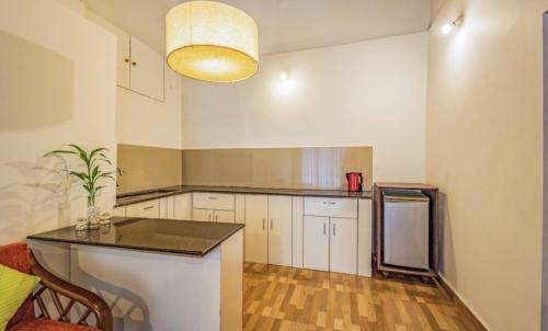 Apartamento Lavish Studio With A Pool, Near Candolim Beach