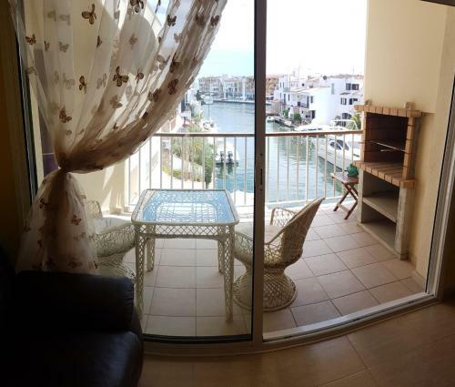 Magn�fico Apartamento Junto Al Canal Principal.
