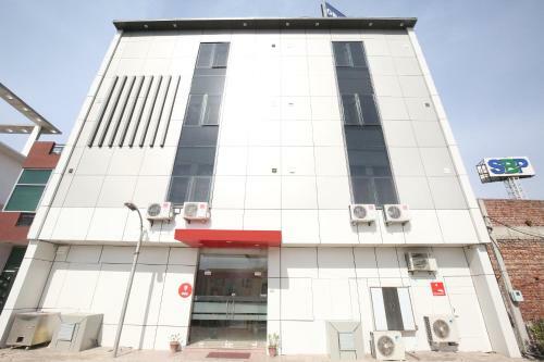 Oyo Flagship 11502 Hotel Grande