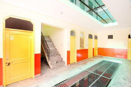 Spot On 43673 Hotel New Mehak Palace