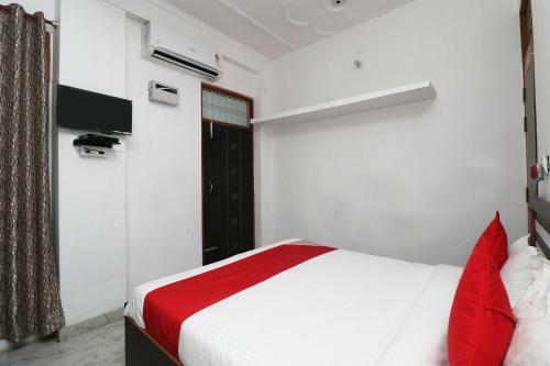Hotel Oyo 18395 Star Palace