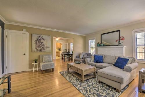 Charming Antioch Home With Private Yard And Grill