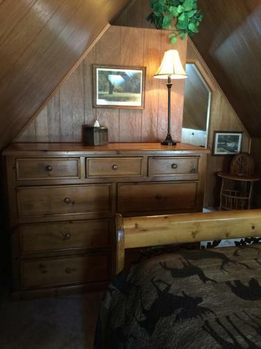 Acorn Rd Cabin With Mountain Views