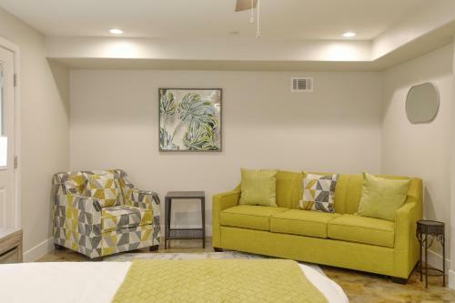 2885abd4-4bdrm Casa Blanca